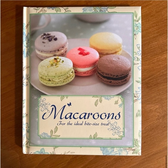 CUPCAKES COOKBOOK, MACAROONS COOKBOOK, PURE VANILLA COOKBOOK (ALL 3 HARDBACK) - Picture 9 of 15